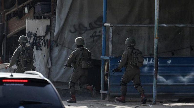 "يديعوت أحرونوت": لا سقف زمني للهجوم في جنين والأمن الفلسطيني ترك المدينة